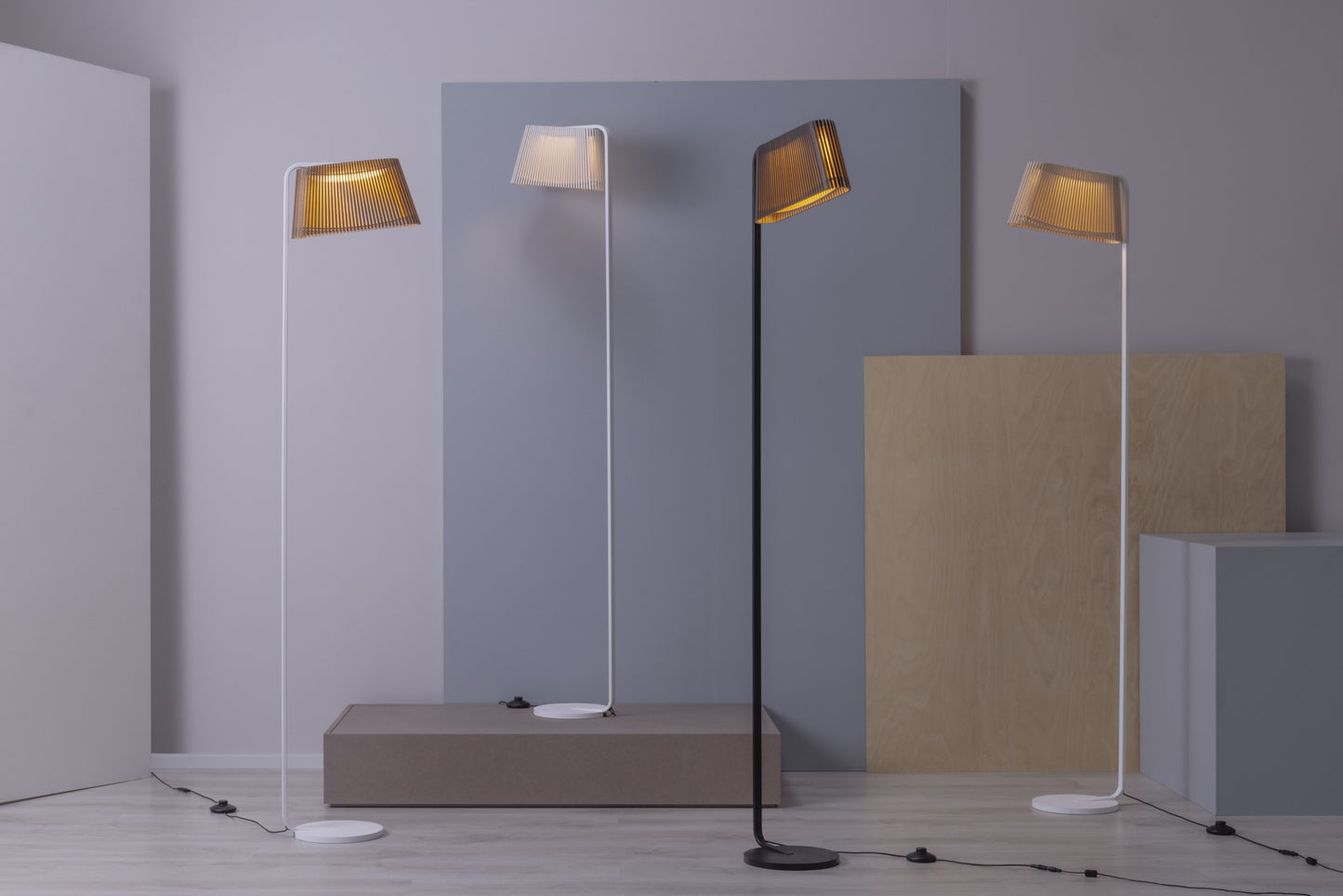 Secto Design Owalo 7010 jalkavalaisin