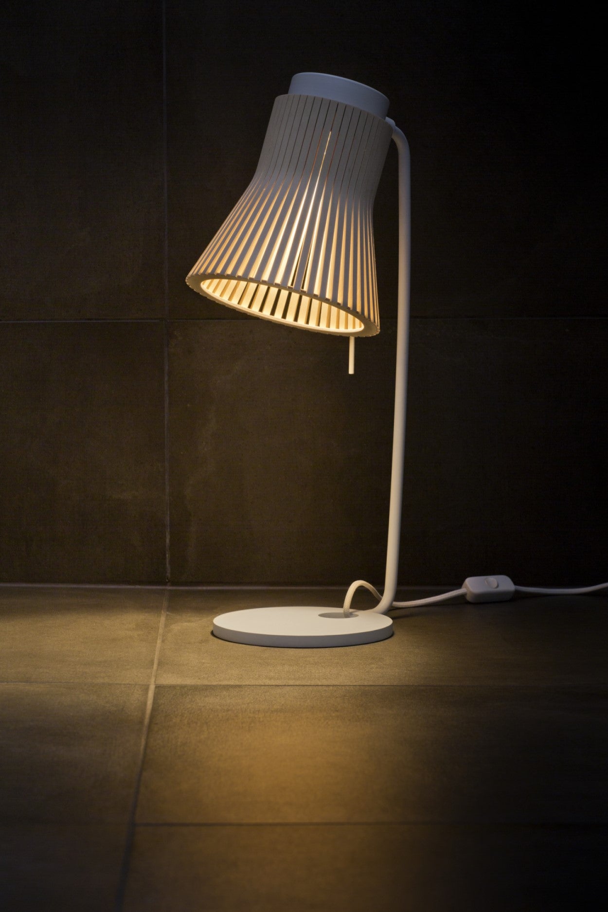 Secto Design Petite 4620 pöytävalaisin