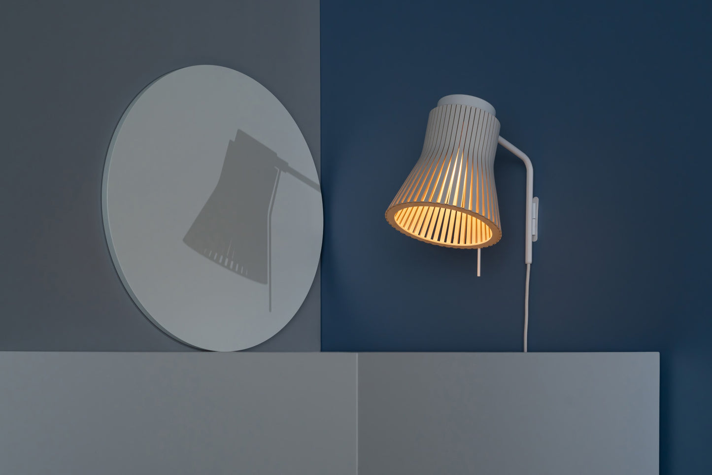 Secto Design Petite 4630 seinävalaisin