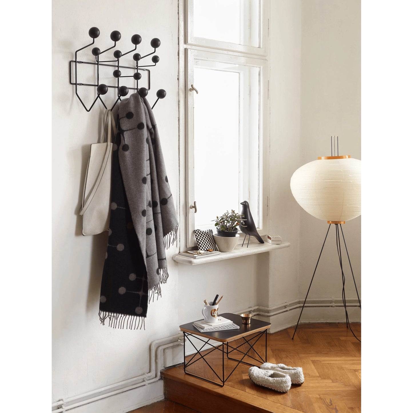 Vitra Eames LTR Occasional pöytä valkoinen/kromi